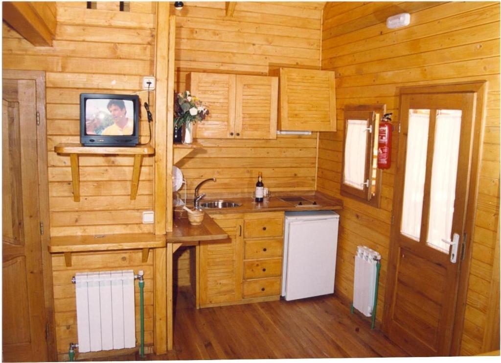 Camping Rural Llanos De Arance Coto Rios Room photo